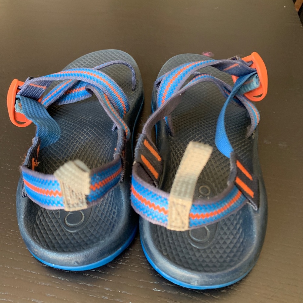 Kids Chacos EUC size 4